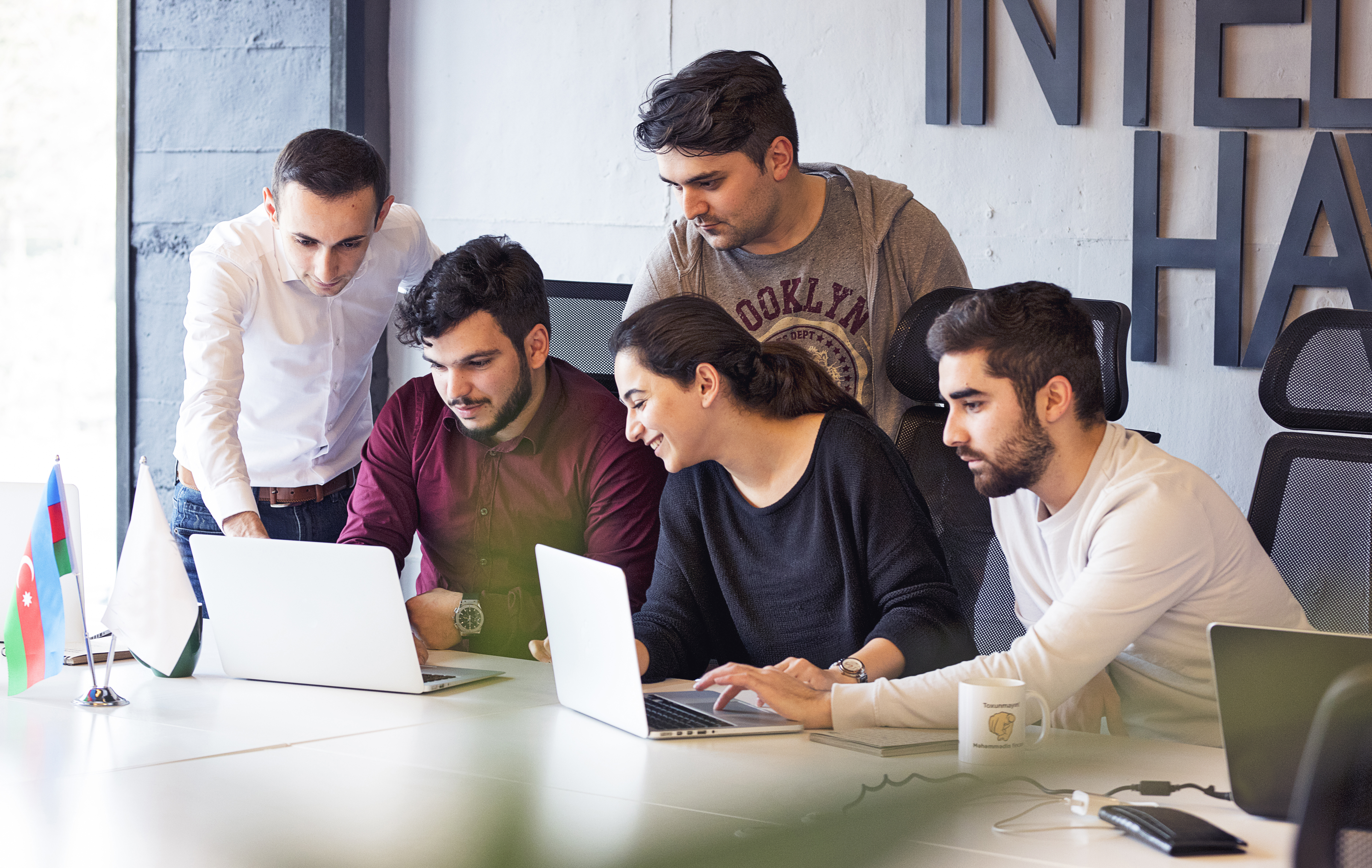 KodVix team working together